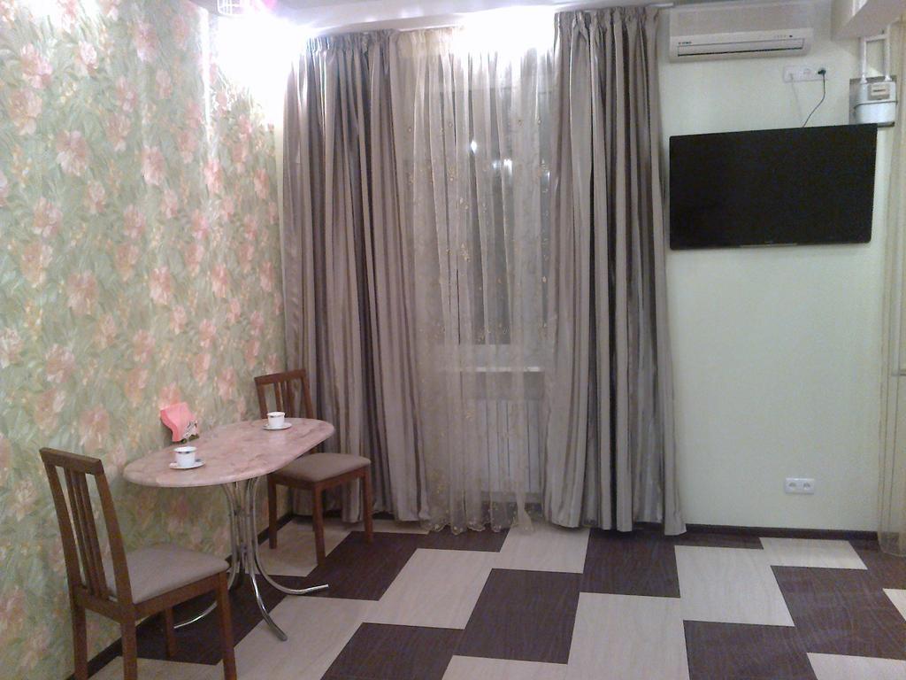 Apartment At Komsomolska 52А Dnipro Exterior foto